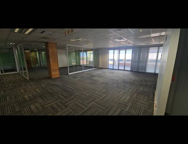 INDUSTRIAL PROPERTY TO RENT IN HALFWAY HOUSE